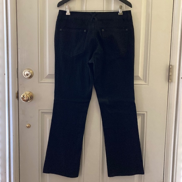 DKNY Women's Black Ludlow Boot Cut Jeans/Low Rise/Slim Fit/Sz 10/$59 RET/NWT! - Picture 2 of 4